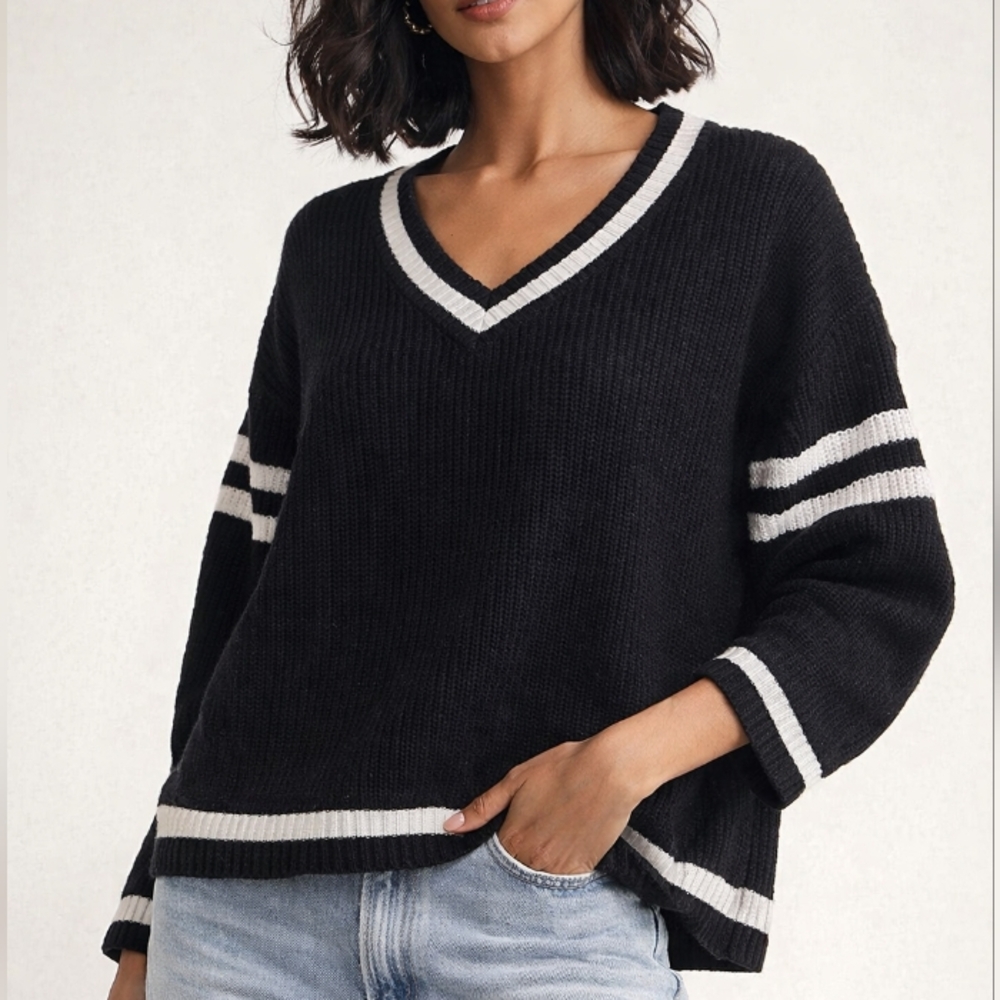 Divided V-neck Boyfriend Varsity Boxy Sweater Black White Medium